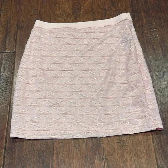 NWOT! SMALL SIZE 4 LIGHT PINK SEQUIN MINI SKIRT - Picture 3 of 6